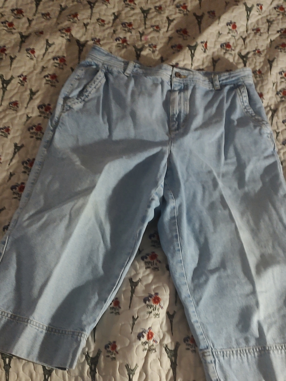 Liz Claiborne Denim Capris Pants
